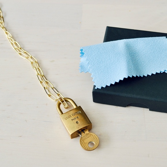 !!RARE!! LV Gold Tone Lock and Key #206 - Picture 5 of 12